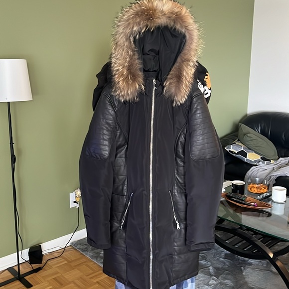 Danier leather and down winter/ fall jacket with fur trim mint condition black - Picture 2 of 6